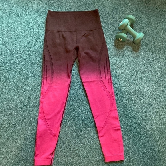 Leggings Size Medium - Picture 1 of 6